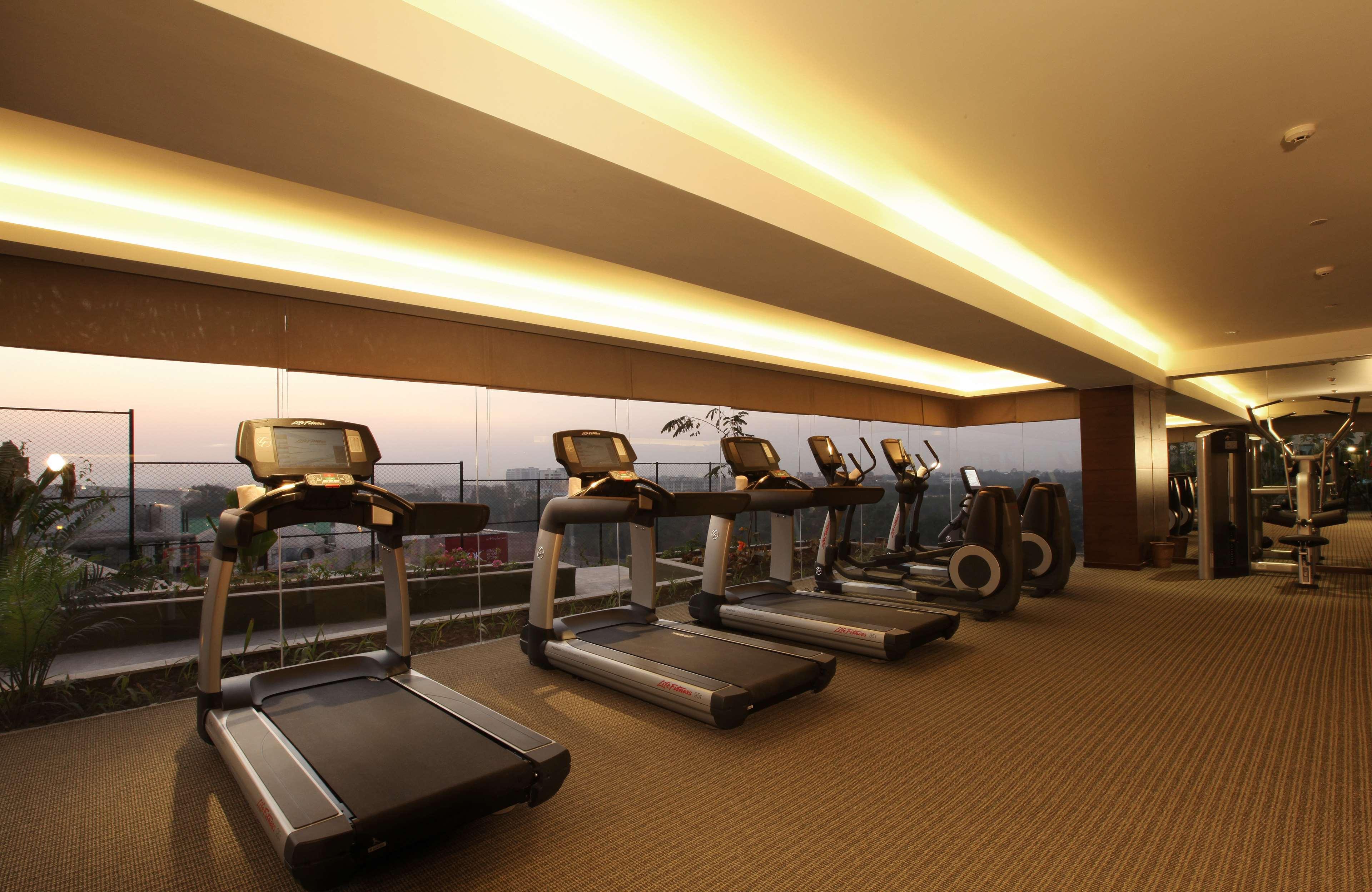 Hyatt Pune Exterior foto The gym at the hotel