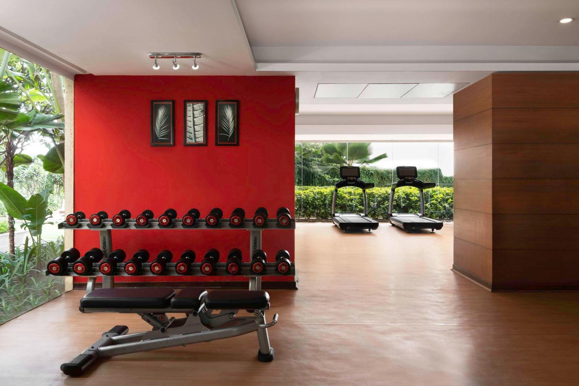 Hyatt Pune Exterior foto The gym at the hotel