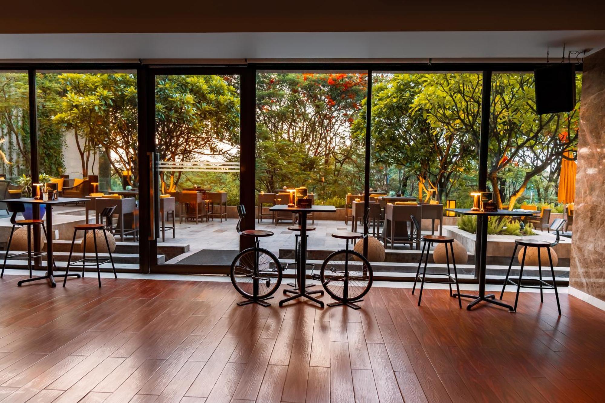 Hyatt Pune Exterior foto The interior of the restaurant